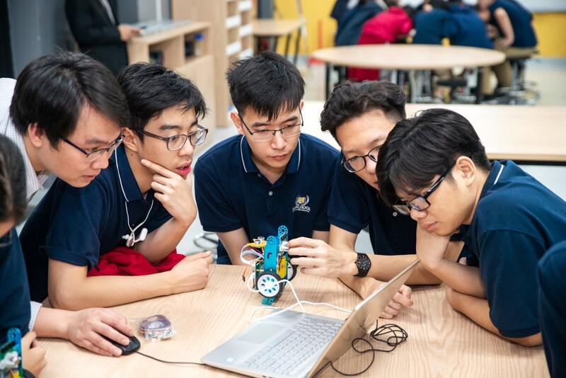 de thi dau vao lop 10 vinschool